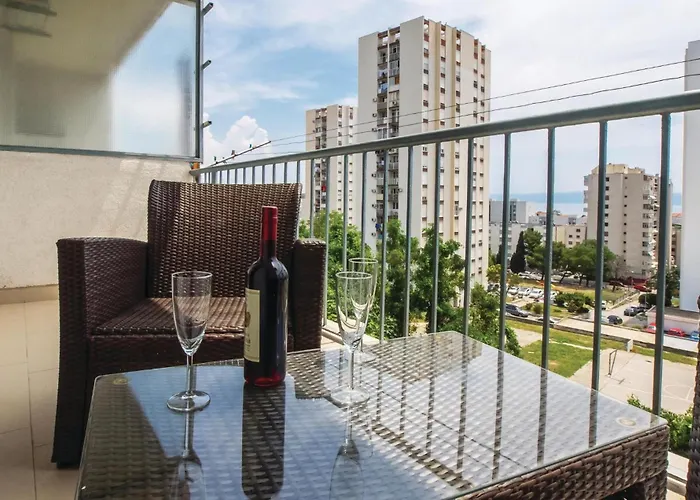 아파트 With Sea View Viii